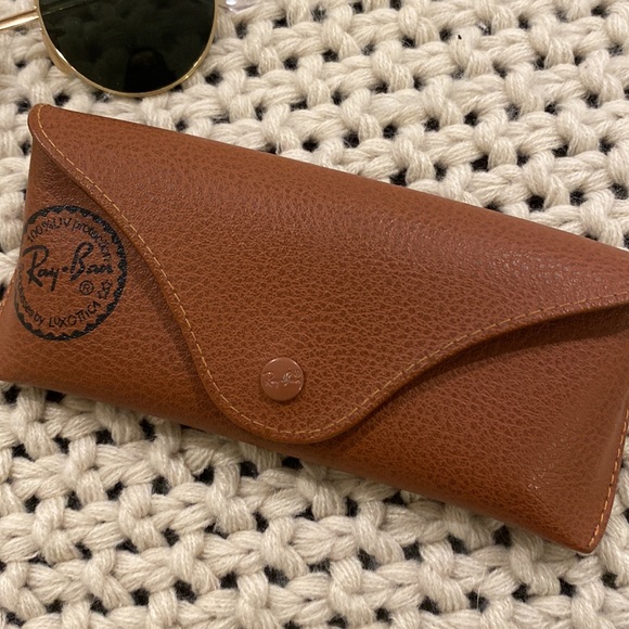 black and gold round ray bans - Picture 3 of 4